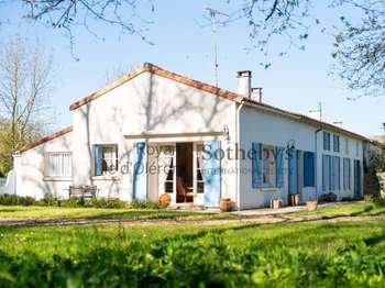 Maison 11 pièces 260 m² · à Breuillet · 260 m² · 798 000 €
