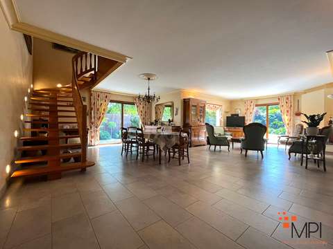 Vente maison 8 pièces