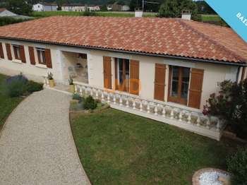 Vente maison 6 pièces Burie 17