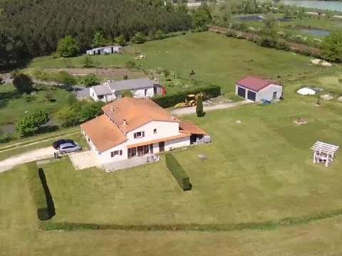 Vente maison 12 pièces Bussac-Forêt 17