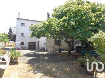 Maison 8 pièces 200 m² · à Bussac-sur-Charente · 200 m² · 260 000 €