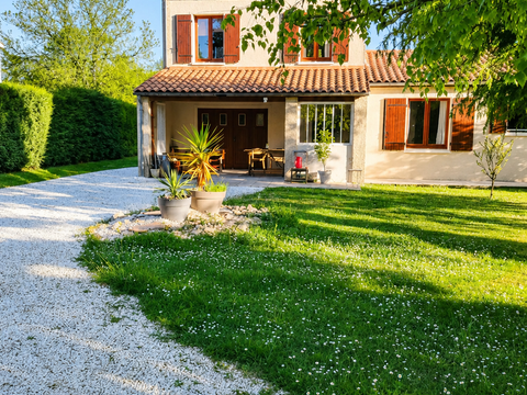 Vente maison 5 pièces Bussac-sur-Charente 17