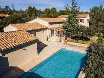 Vente maison 9 pièces Cabrières-d'Avignon 84