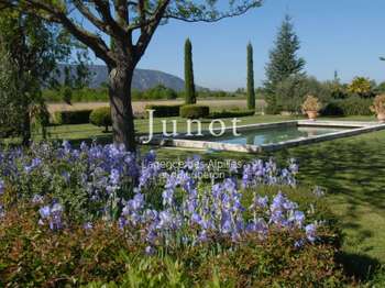 Vente maison 8 pièces Cabrières-d'Avignon 84