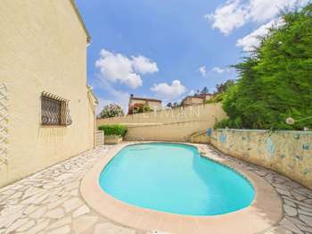 Maison 5 pièces 138 m² · à Cagnes-sur-Mer · 138 m² · 750 000 €