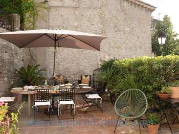 Maison 6 pièces 230 m² · à Cagnes-sur-Mer · 230 m² · 1 100 000 €