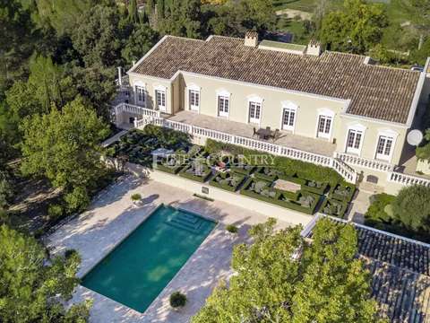 Vente maison 10 pièces Callas 83