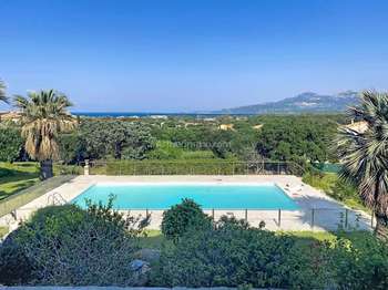 Maison 9 pièces 318 m² · à Calvi · 318 m² · 1 990 000 €