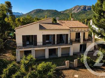 Maison 6 pièces 162 m² · à Calvi · 162 m² · 590 000 €