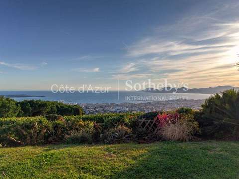 Vente maison 5 pièces Cannes 06