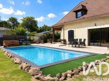 Vente maison 8 pièces Carbon-Blanc 33