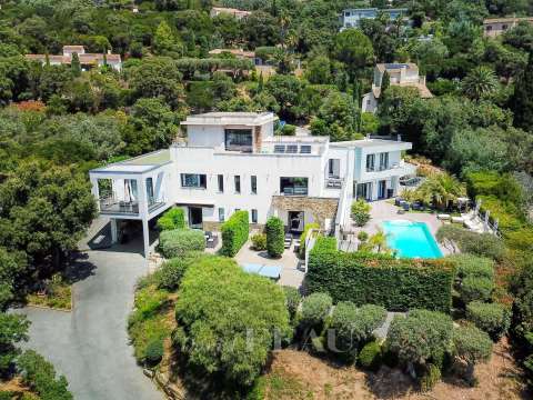 Vente maison 10 pièces Cavalaire-sur-Mer 83