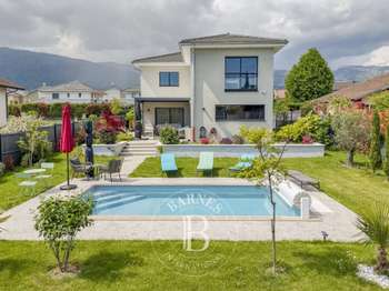 Vente maison 8 pièces Cessy 01