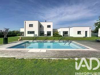 Maison 7 pièces 219 m² · à Chaingy · 219 m² · 695 000 €