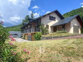 Maison 11 pièces 332 m² · à Chambéry · 332 m² · 1 100 000 €