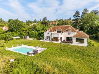 Maison 8 pièces 264 m² · à Chambourcy · 264 m² · 1 580 000 €