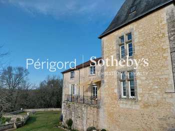 Vente maison 10 pièces Champagnac-de-Belair 24