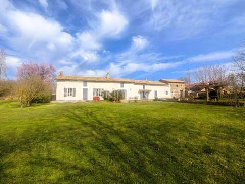 Vente maison 6 pièces Champdeniers-Saint-Denis 79