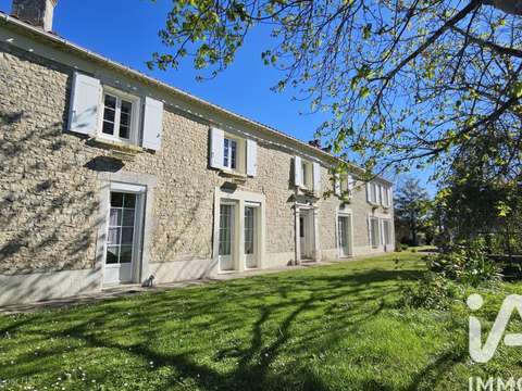 Vente maison 10 pièces Champniers 16