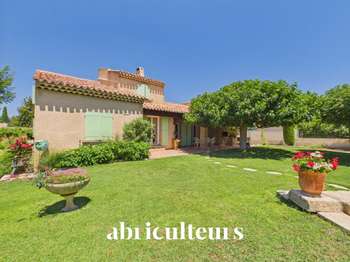 Maison 8 pièces 198 m² · à Charleval · 198 m² · 661 500 €
