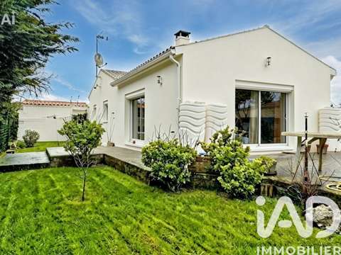 Vente maison 5 pièces Charron 17