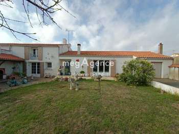 Vente maison 5 pièces Charron 17