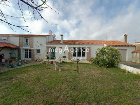 Vente maison 5 pièces Charron 17