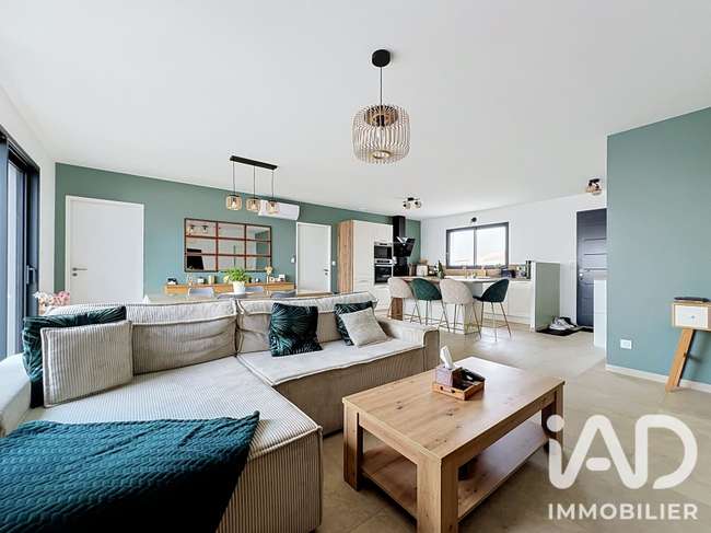 Maison 5 pièces 110 m² · à Charron · 110 m² · 355 000 €