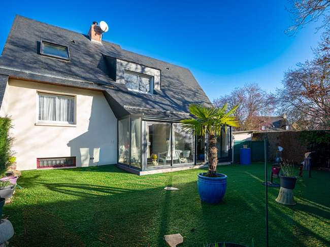 Maison 7 pièces 151 m² · à Chartres-de-Bretagne · 151 m² · 313 500 €