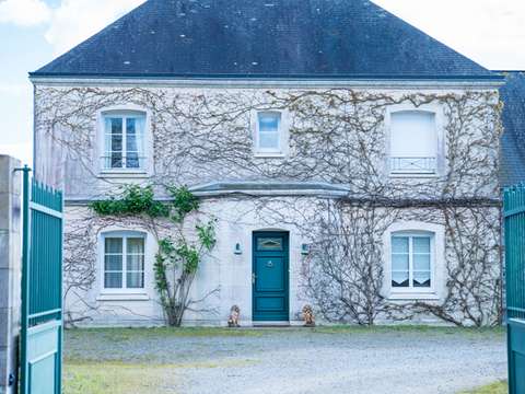 Vente maison 9 pièces Château-Gontier-sur-Mayenne 53