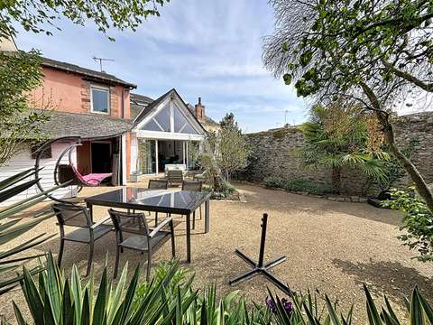 Vente maison 8 pièces Château-Gontier-sur-Mayenne 53