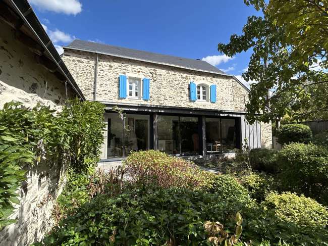 Maison 7 pièces 200 m² · à Château-Gontier-sur-Mayenne · 200 m² · 321 900 €
