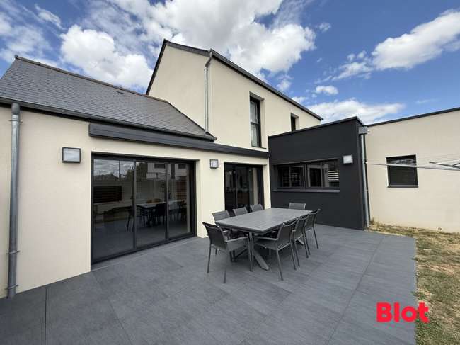 Maison 6 pièces 122 m² · à Châteaugiron · 122 m² · 459 900 €