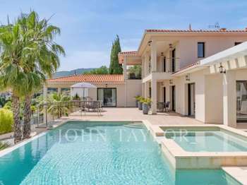 Vente maison 8 pièces Châteauneuf-Grasse 06