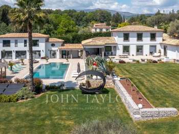 Vente maison 13 pièces Châteauneuf-Grasse 06