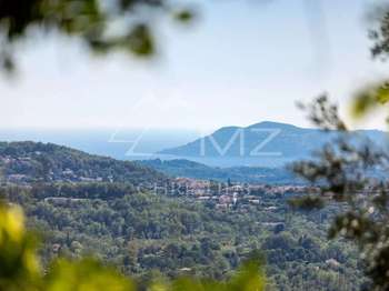 Vente maison 8 pièces Châteauneuf-Grasse 06