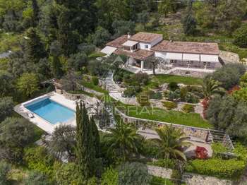 Vente maison 9 pièces Châteauneuf-Grasse 06
