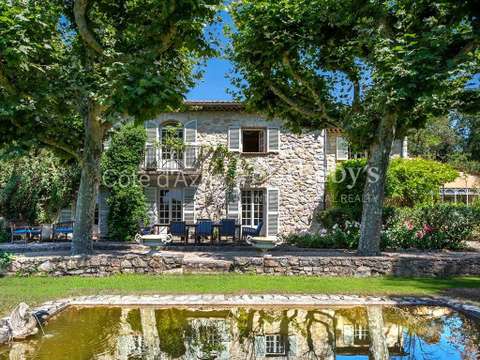 Vente maison 12 pièces Châteauneuf-Grasse 06