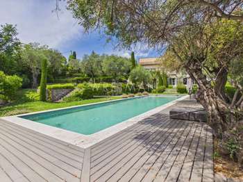 Maison 8 pièces 338 m² · à Châteauneuf-Grasse · 338 m² · 3 450 000 €