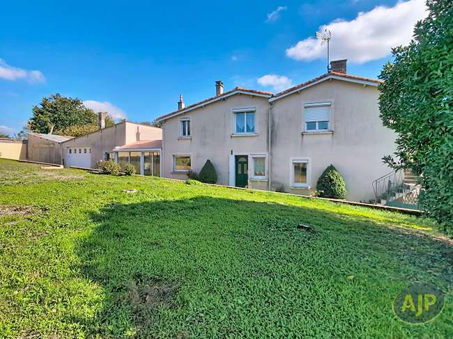 Maison 6 pièces 124 m² · à Chavagnes-en-Paillers · 124 m² · 192 500 €