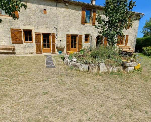 Maison 5 pièces 153 m² · à Valdelaume · 153 m² · 179 300 €