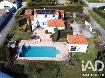 Vente maison 8 pièces Cheminas 07