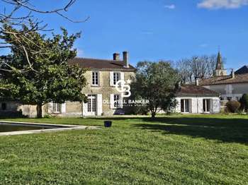 Maison 7 pièces 248 m² · à Cherves-Richemont · 248 m² · 495 000 €