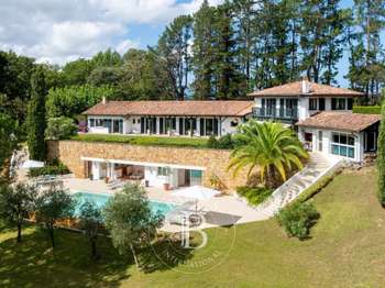 Maison 9 pièces 340 m² · à Ciboure · 340 m² · 2 690 000 €