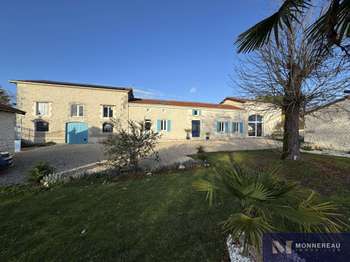 Vente maison 11 pièces Cierzac 17
