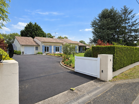 Vente maison 8 pièces Civray 86