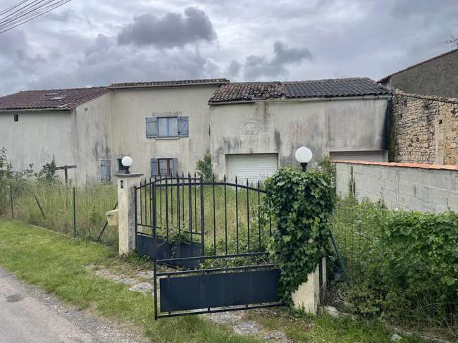 Maison 5 pièces 111 m² · à Clion · 111 m² · 41 000 €