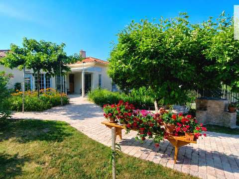 Vente maison 5 pièces Coëx 85