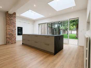 Maison 15 pièces 231 m² · à Compiègne · 231 m² · 1 090 000 €