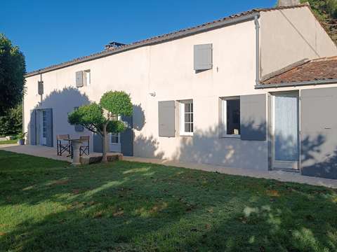 Vente maison 10 pièces Corme-Royal 17